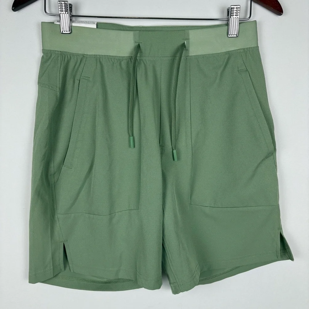 NWT Crane Performance Shorts‎